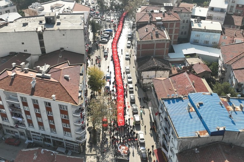 Bayrak Yürüyüşü Gerçekleştirildi.