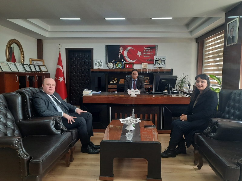 Vakıfbank Gürsu Şube Müdürü Turgut, Kaymakam Yavuz'u Ziyaret Etti.