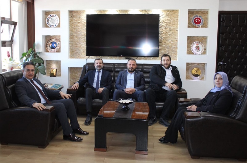 Belediye Başkanı Işık ve AK Parti İlçe Yönetimi, Kaymakam Yavuz'u Ziyaret etti.