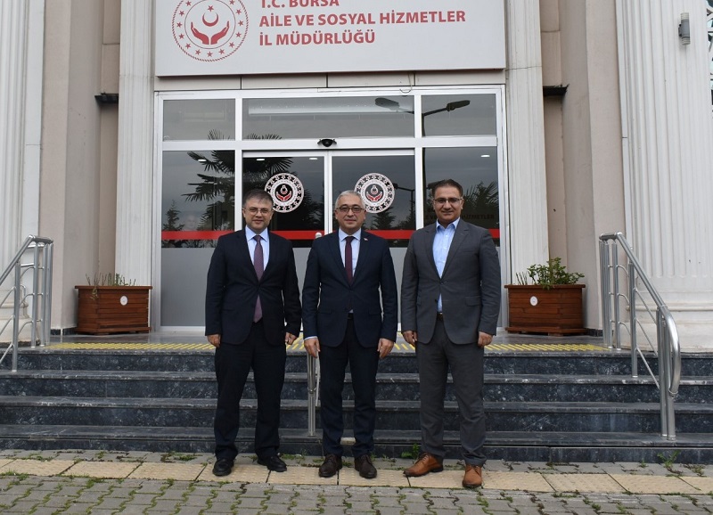 Kaymakamlar Yavuz ve Öztürk, Bursa Aile ve Sosyal Politikalar İl Müdürü Uysal'ı Ziyaret Etti.