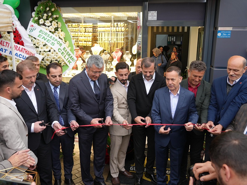 Kaymakam Murat Kütük, İşyeri  Açılışına  Katıldı.
