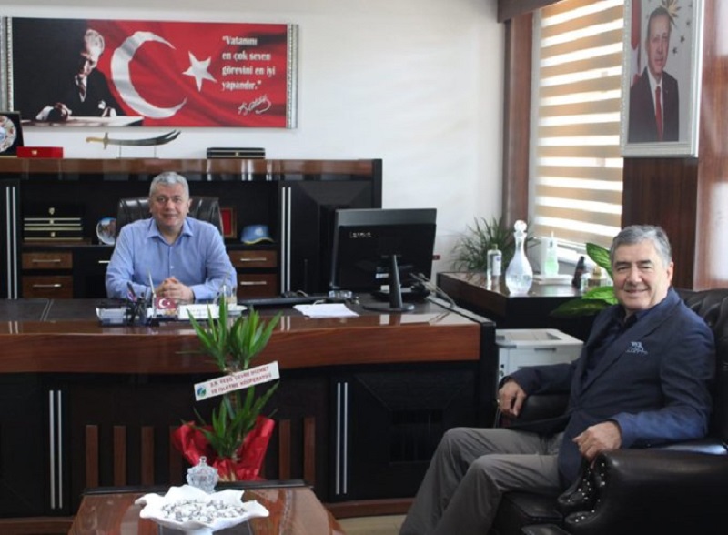 S.S. Yeşil Çevre Hizmet Ve İşletme Kooperatifi Genel Müdürü Mehmet Aydın, Kaymakam Murat Kütük'ü Ziyaret Etti.