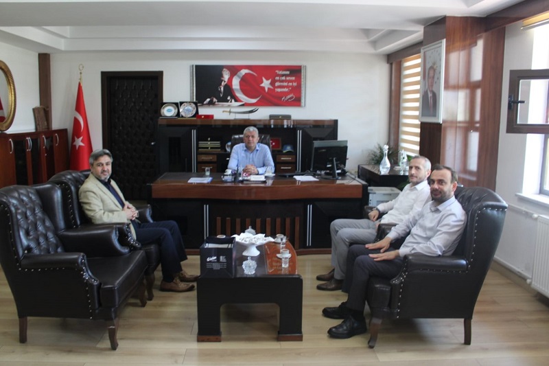 Nilüfer İlçe Müftü V. Sezai Ceyhan, Kaymakam Murat Kütük'ü ziyaret etti.